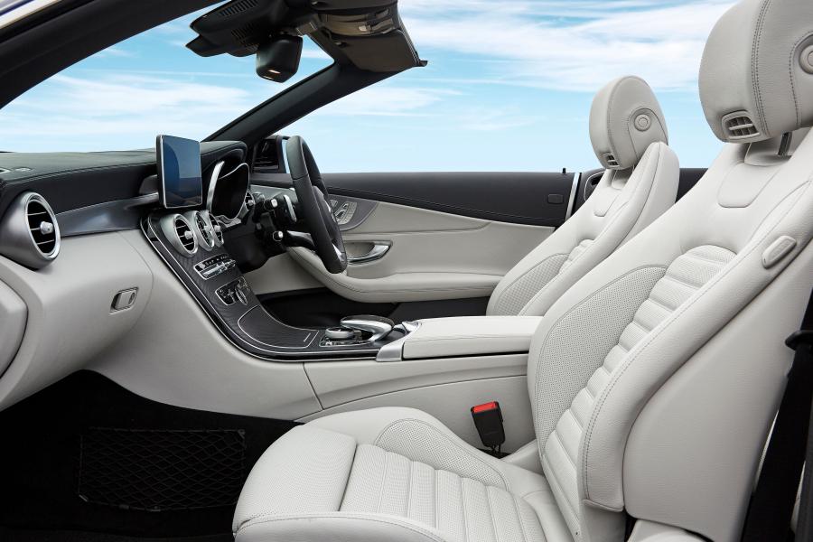 Интерьер Mercedes-AMG C43 4Matic Cabriolet 2016 года  (AU) (фото 17 из 17)